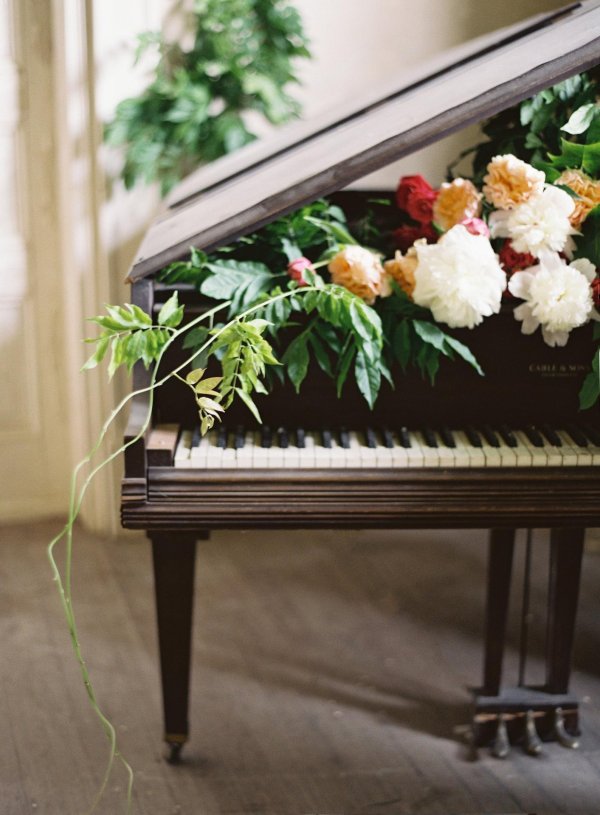 красивое пианино