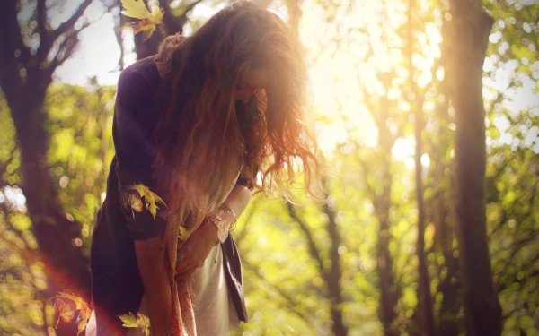 Девушек со спины