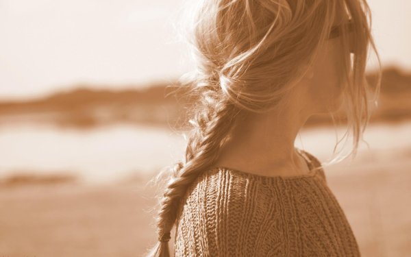 девушки с русыми волосами