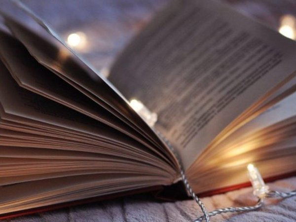 книги красиво