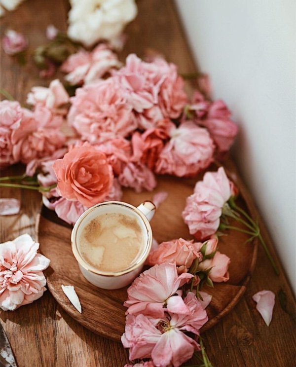 завтрак с цветами