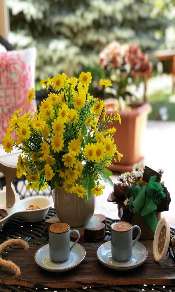 цветы и кофе