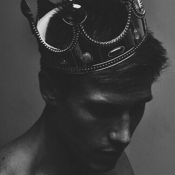 корона на голове