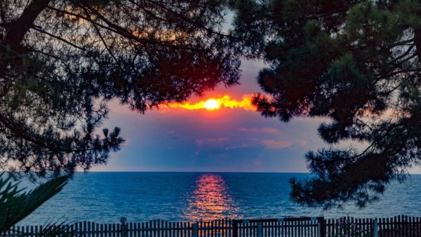 голубая бездна геленджик рассвет