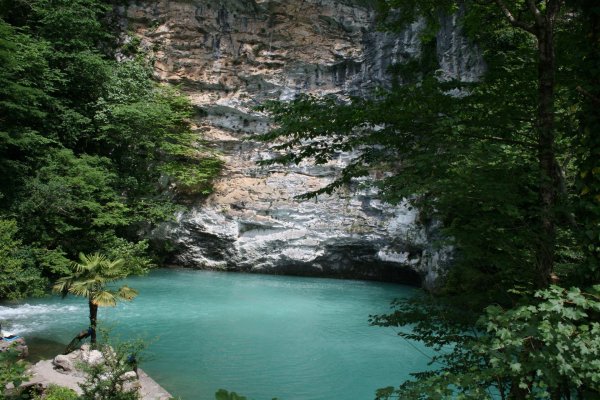 голубое озеро абхазии