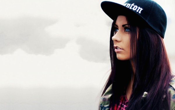 крутая девушка