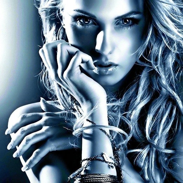 красива женщина