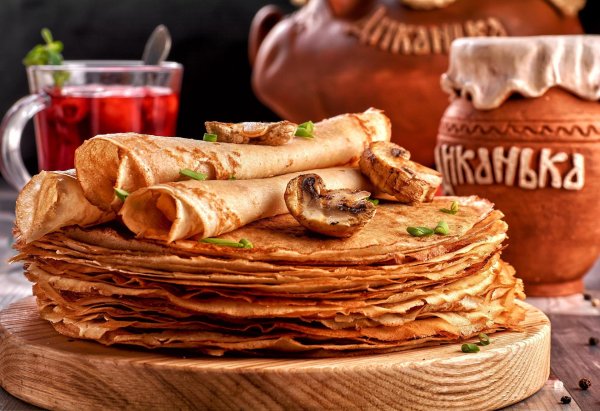 красивый стол на масленицу