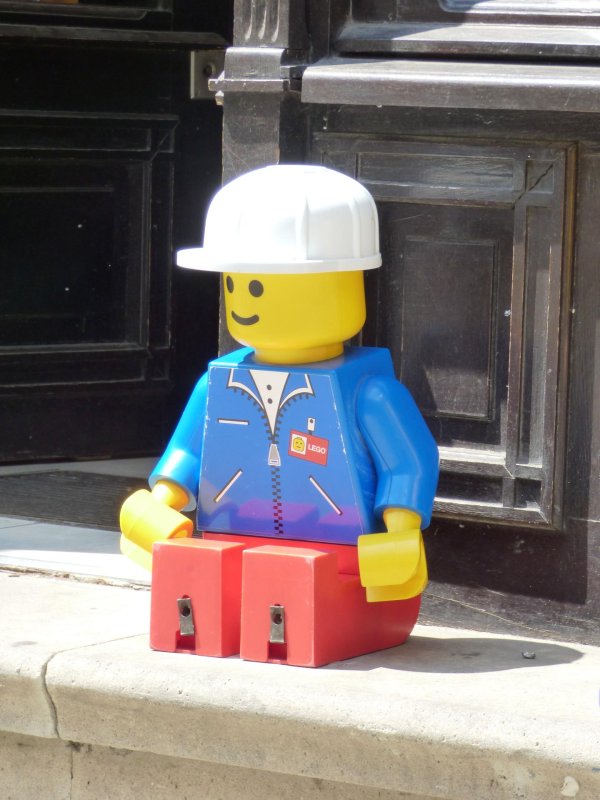 lego minifigure