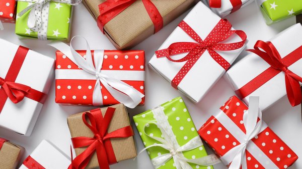 много подарков