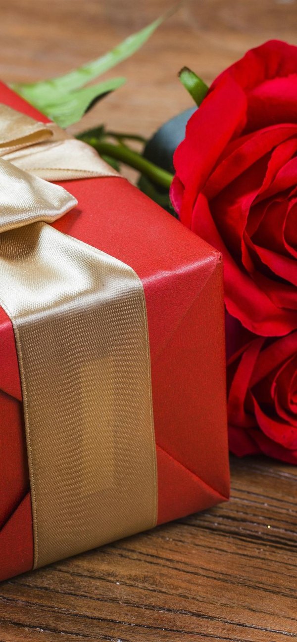 розы в подарок