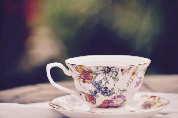 красивая чайная пара